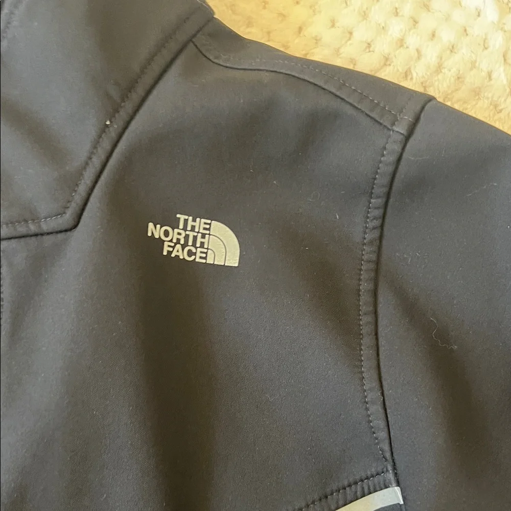 The North Face Navy Softshell Jacket - Picture 3 of 4